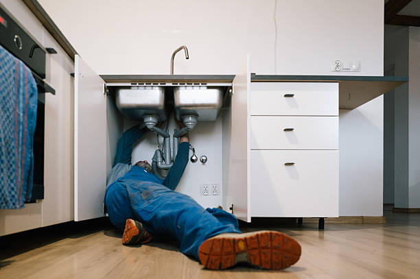 Professional Leak Detection technician working in Murray City, OH
